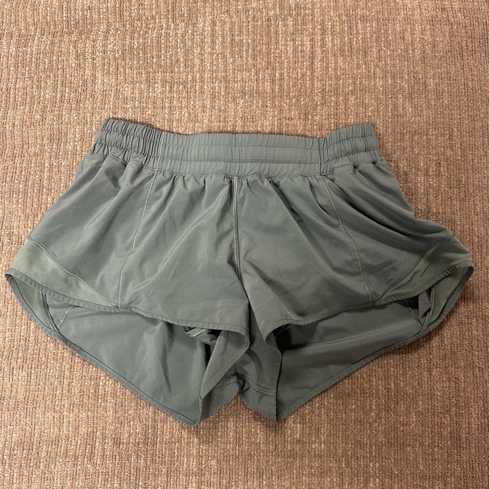 Army green lululemon hotty hots